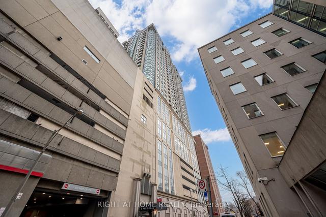 2303 - 8 Park Rd, Condo with 1 bedrooms, 1 bathrooms and 0 parking in Toronto ON | Image 21