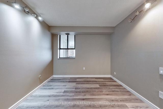 1201 - 4 Lisa St, Condo with 3 bedrooms, 2 bathrooms and 1 parking in Brampton ON | Image 6
