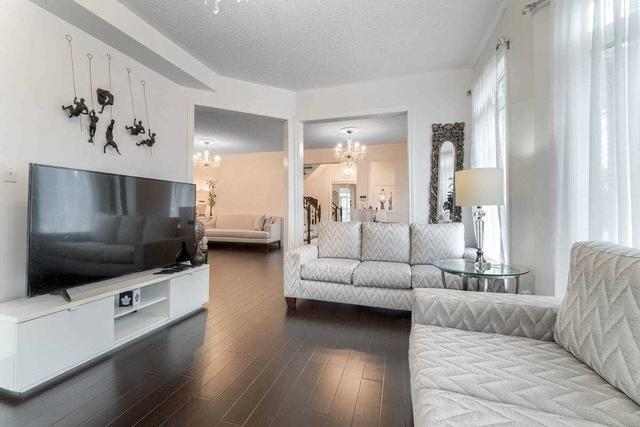 3482 Mcdowell Dr W, House detached with 4 bedrooms, 4 bathrooms and 5 parking in Mississauga ON | Image 3