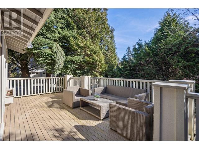 4898 Meadfeild Road, House detached with 3 bedrooms, 3 bathrooms and 5 parking in West Vancouver BC | Image 23