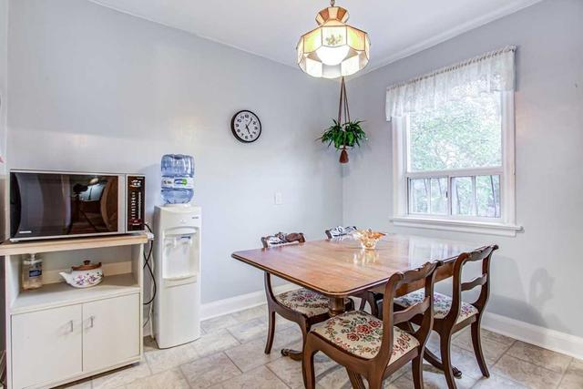 20 Clearview Hts, House detached with 3 bedrooms, 2 bathrooms and 3 parking in Toronto ON | Image 7