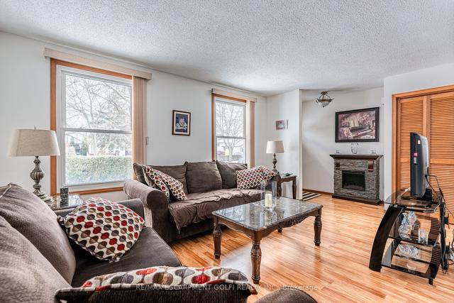 6879 Waters Ave, House semidetached with 3 bedrooms, 2 bathrooms and 3 parking in Niagara Falls ON | Image 22