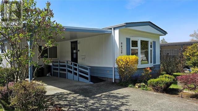9420 Brookwood Dr, House other with 2 bedrooms, 2 bathrooms and 1 parking in Sidney BC | Image 2