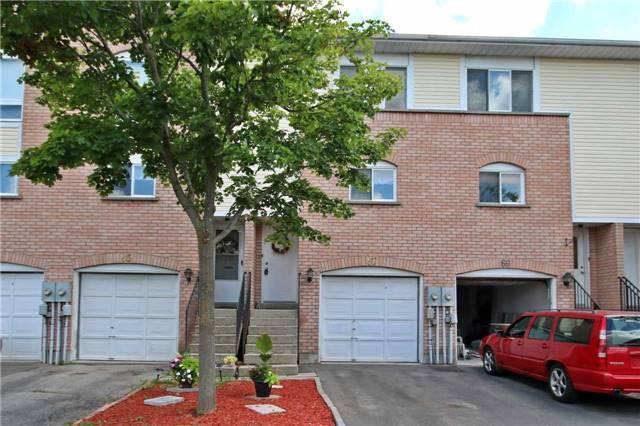 67 William Curtis Circ, Townhouse with 3 bedrooms, 2 bathrooms and 1 parking in Newmarket ON | Image 1