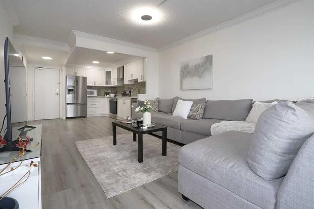 1602 - 40 Panorama Crt, Condo with 3 bedrooms, 2 bathrooms and 1 parking in Toronto ON | Card Image