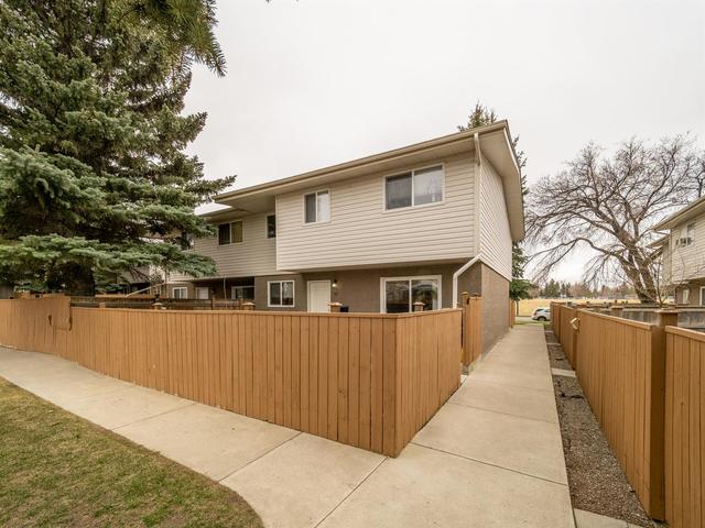 11 - 1915 18 Avenue N, Home with 3 bedrooms, 1 bathrooms and 2 parking in Lethbridge AB | Image 1