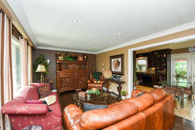 1181 Pinegrove Rd, House detached with 3 bedrooms, 2 bathrooms and 5 parking in Oakville ON | Image 21