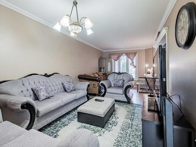 49 Tina Crt, House attached with 3 bedrooms, 3 bathrooms and 3 parking in Brampton ON | Image 21