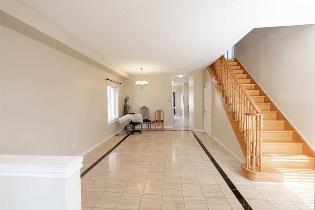 main - 141 Santa Maria Tr, House detached with 3 bedrooms, 4 bathrooms and 3 parking in Vaughan ON | Image 20