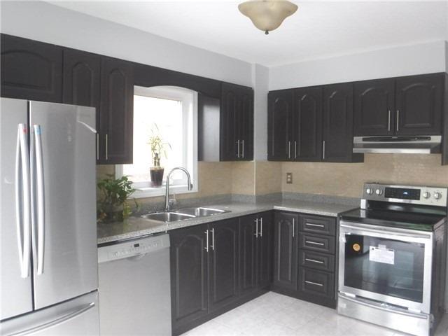 213 Wexford Rd, House detached with 3 bedrooms, 3 bathrooms and 4 parking in Brampton ON | Image 3