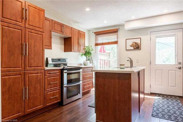4120 Chippawa Pkwy, House semidetached with 3 bedrooms, 2 bathrooms and 3 parking in Niagara Falls ON | Image 29