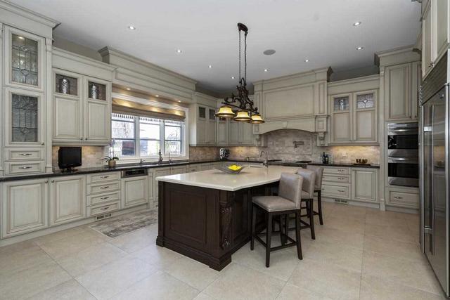 7 Autumn Wind Crt, House detached with 4 bedrooms, 7 bathrooms and 8 parking in Vaughan ON | Image 10
