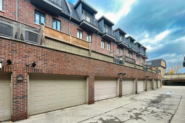 43 Lobo Mews, House attached with 3 bedrooms, 3 bathrooms and 2 parking in Toronto ON | Image 12