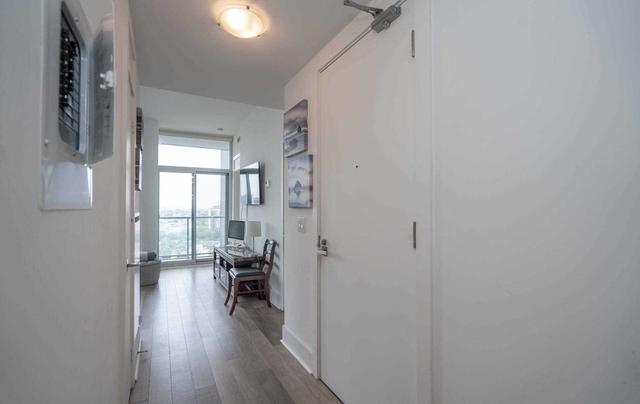1408 - 32 Davenport Rd, Condo with 2 bedrooms, 2 bathrooms and 1 parking in Toronto ON | Image 15