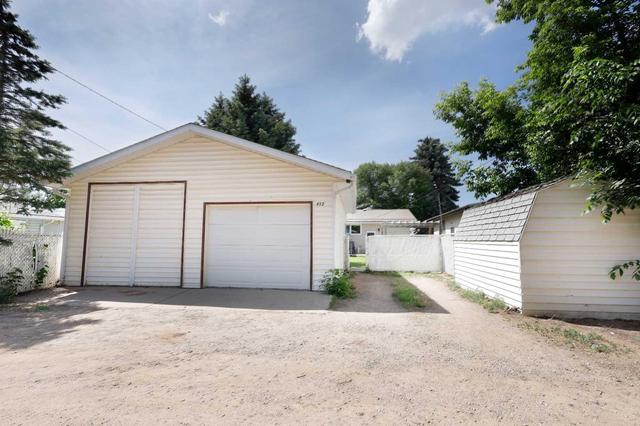 412 4 Street W, House detached with 4 bedrooms, 2 bathrooms and 3 parking in Brooks AB | Image 40