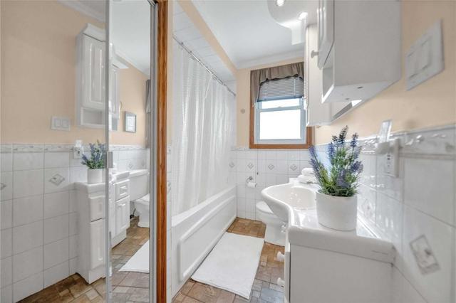 605 Euclid St, House detached with 2 bedrooms, 2 bathrooms and 6 parking in Whitby ON | Image 17