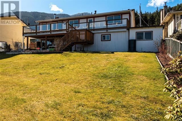 111 Seaview St, House detached with 3 bedrooms, 3 bathrooms and 4 parking in Sayward BC | Image 28