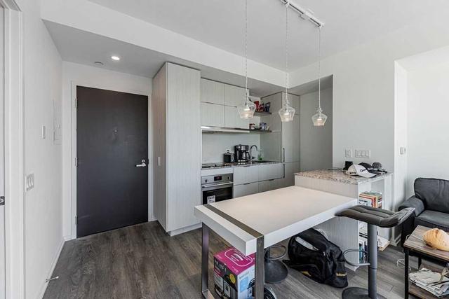 5313 - 197 Yonge St, Condo with 0 bedrooms, 1 bathrooms and 0 parking in Toronto ON | Image 5