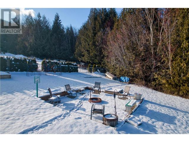2190 Country Woods Road, House detached with 4 bedrooms, 3 bathrooms and 3 parking in Columbia Shuswap C BC | Image 76