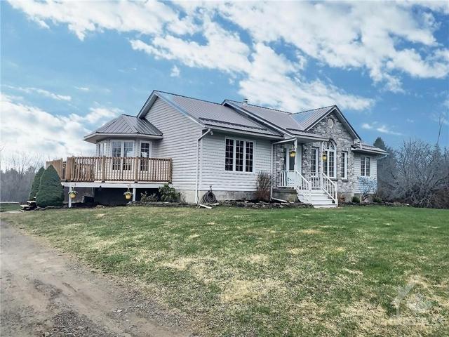 109 County Road 1 Road, House detached with 3 bedrooms, 1 bathrooms and 20 parking in Elizabethtown Kitley ON | Image 1