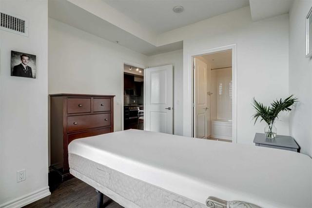 510 - 23 Glebe Rd W, Condo with 2 bedrooms, 2 bathrooms and 1 parking in Toronto ON | Image 11