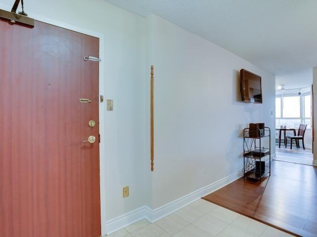 1004 - 100 County Court Blvd, Condo with 3 bedrooms, 2 bathrooms and 2 parking in Brampton ON | Image 3