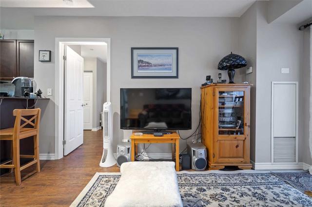 201 - 8 Harris St, Condo with 2 bedrooms, 2 bathrooms and 1 parking in Cambridge ON | Image 7
