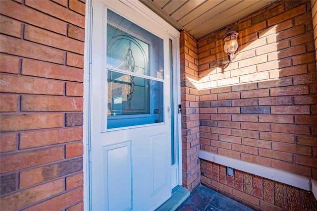 1856 Woodgate Crt, House attached with 3 bedrooms, 3 bathrooms and 3 parking in Oshawa ON | Image 11