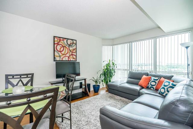 1002 - 8 Lee Centre Dr, Condo with 1 bedrooms, 1 bathrooms and 1 parking in Toronto ON | Image 6