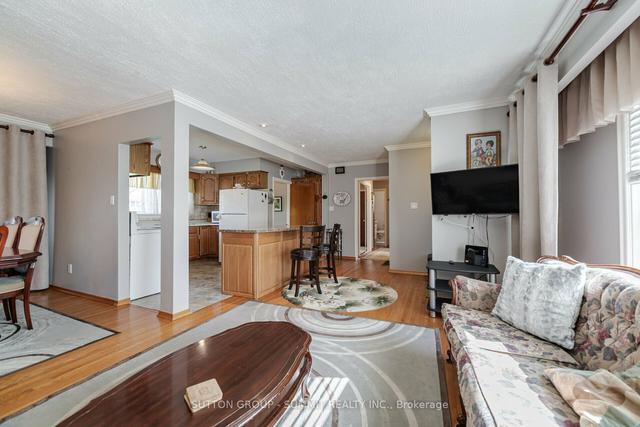 521 Wildwood Dr, House detached with 3 bedrooms, 2 bathrooms and 4 parking in Oakville ON | Image 6