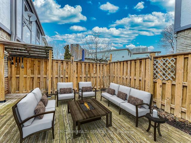 139 Torresdale Ave, Townhouse with 3 bedrooms, 2 bathrooms and 2 parking in Toronto ON | Image 18