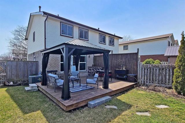 554 Balsam Cres, House semidetached with 3 bedrooms, 2 bathrooms and 2 parking in Oshawa ON | Image 18