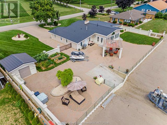 12070 Rose Beach Line, House detached with 3 bedrooms, 2 bathrooms and null parking in Chatham Kent ON | Image 27