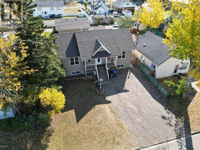 1437 104 Avenue, House detached with 4 bedrooms, 2 bathrooms and 6 parking in Dawson Creek BC | Image 2