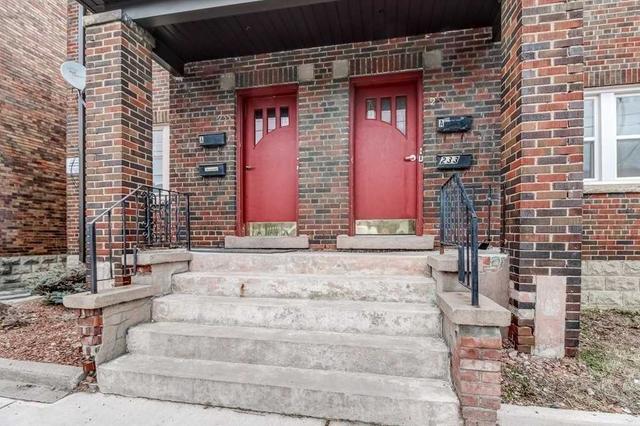 upper - 233 Jane St, House other with 2 bedrooms, 1 bathrooms and 1 parking in Toronto ON | Image 8
