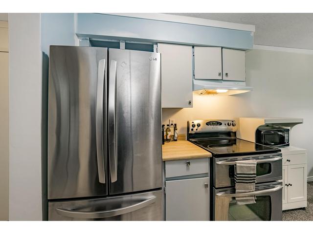 220 - 1945 Woodway Place, Condo with 2 bedrooms, 1 bathrooms and null parking in Burnaby BC | Card Image