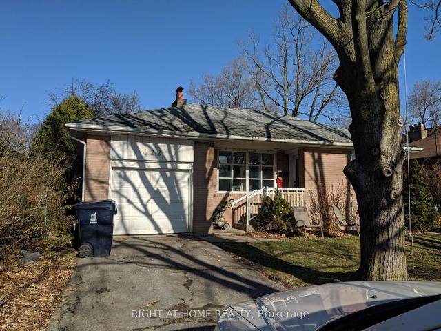 422 Drewry Ave N, House detached with 3 bedrooms, 2 bathrooms and 5 parking in Toronto ON | Image 10