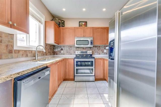 5690 Freshwater Dr, House detached with 4 bedrooms, 4 bathrooms and 3 parking in Mississauga ON | Image 3