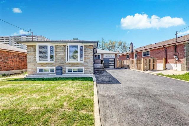 19 Six Nations Ave, House detached with 4 bedrooms, 4 bathrooms and 5 parking in Toronto ON | Image 23