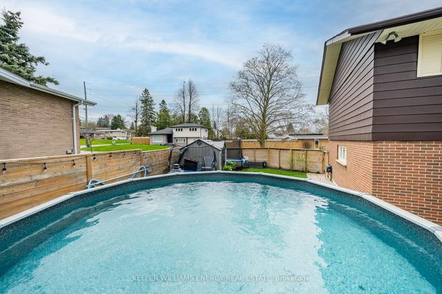 996 Regent Dr, House detached with 3 bedrooms, 2 bathrooms and 3 parking in Oshawa ON | Image 30