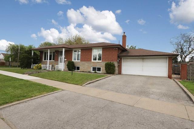 1 Stella St, House detached with 3 bedrooms, 2 bathrooms and 3.5 parking in Toronto ON | Image 23