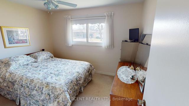29 Harcove St, House detached with 3 bedrooms, 1 bathrooms and 4 parking in St. Catharines ON | Image 3
