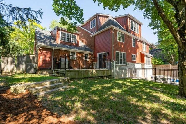 204 Mohawk Ave, House detached with 7 bedrooms, 6 bathrooms and 8 parking in Waterloo ON | Image 29