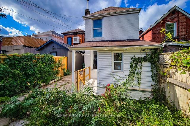 244 Wellington St N, House detached with 5 bedrooms, 2 bathrooms and 2 parking in Hamilton ON | Image 6