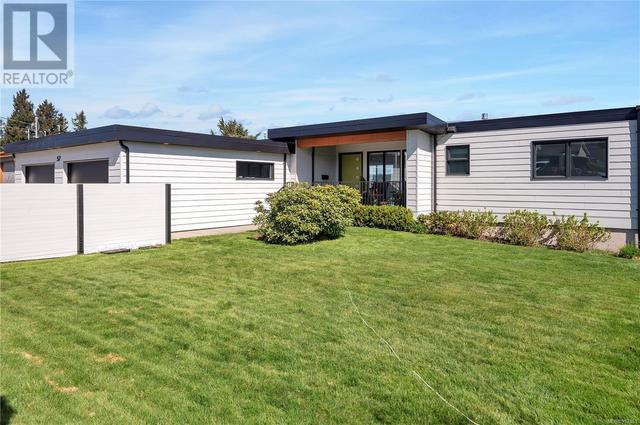 57 Murphy St, House detached with 5 bedrooms, 3 bathrooms and 5 parking in Campbell River BC | Image 2