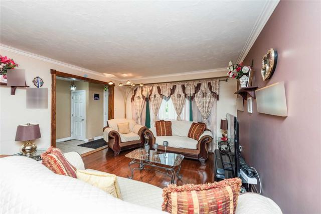 110 Navenby Cres, House semidetached with 4 bedrooms, 3 bathrooms and 6 parking in Toronto ON | Image 16