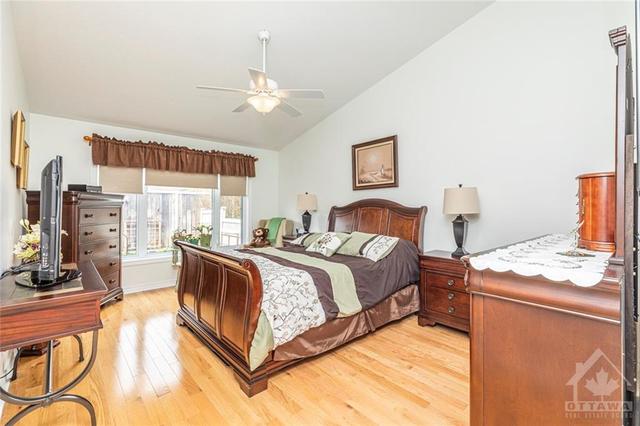 329 Nestleton Street, House detached with 3 bedrooms, 3 bathrooms and 6 parking in Ottawa ON | Image 16
