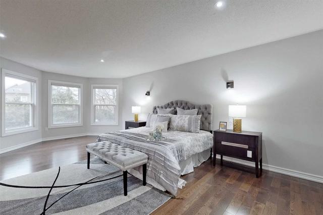 676 Exceller Circ, House detached with 5 bedrooms, 5 bathrooms and 9 parking in Newmarket ON | Image 13
