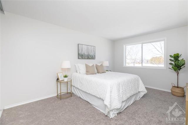 8 Whalings Circle, Townhouse with 3 bedrooms, 2 bathrooms and 3 parking in Ottawa ON | Image 18
