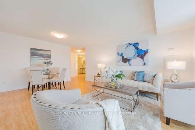 612 - 188 Doris Ave, Condo with 3 bedrooms, 2 bathrooms and 1 parking in Toronto ON | Image 11